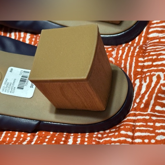 Lane Bryant Dream Cloud Cross-Front
Low Block Heel - Picture 8 of 10